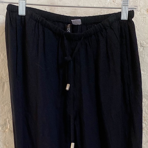 Black soft lounge joggers - Picture 2 of 2